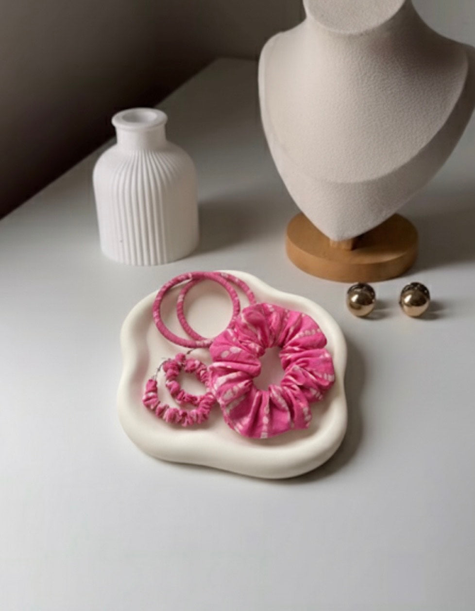 A Pink bloom accessory set