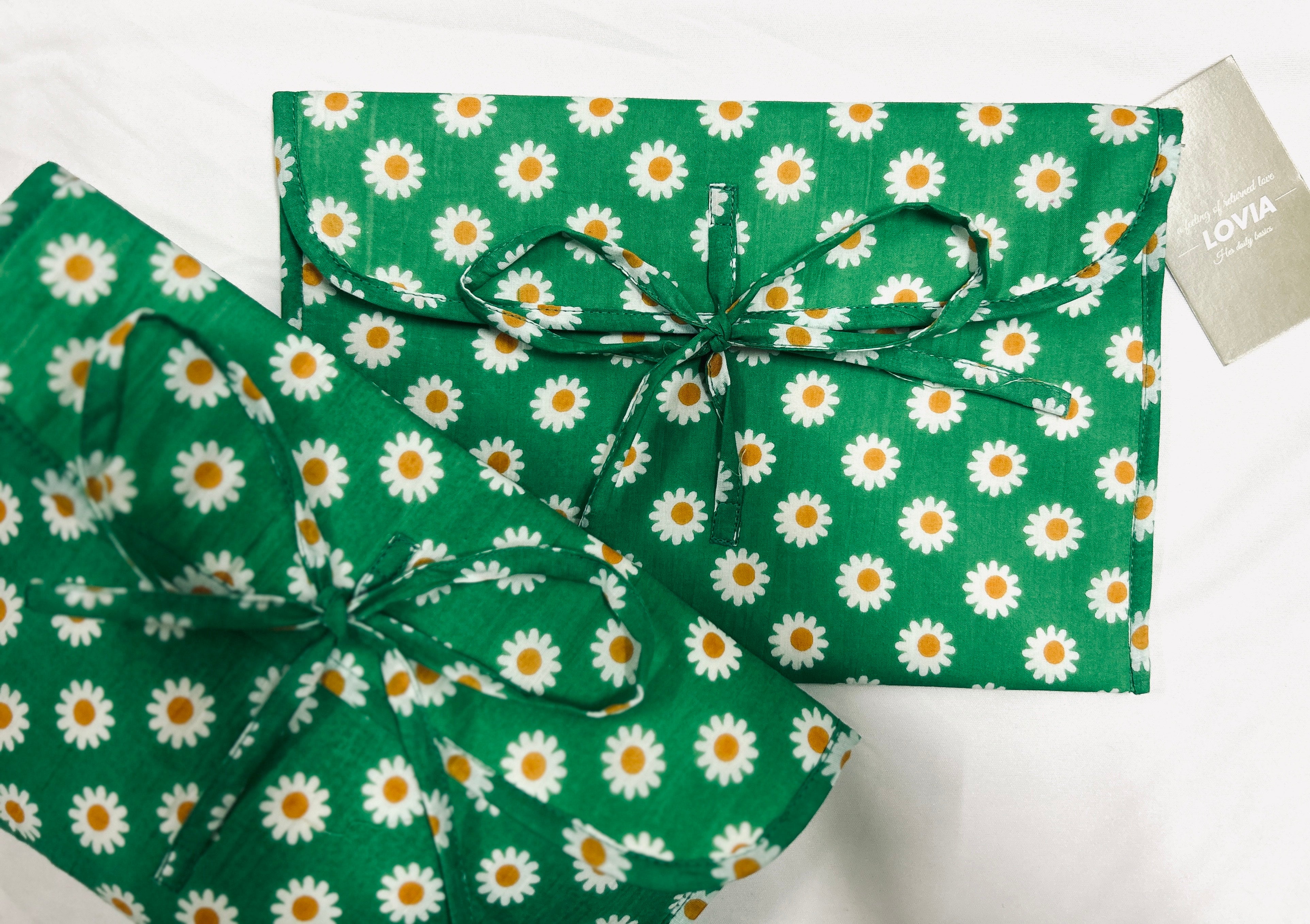 Daisy Day Pouch